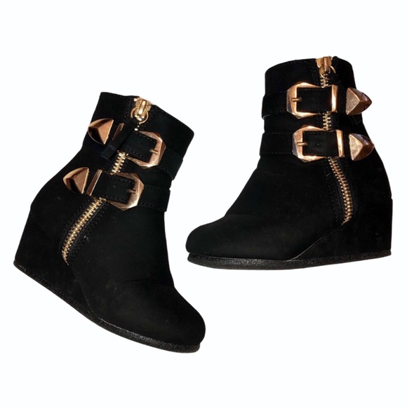 Link Shoes | Link Black Velvet Wedge Heel Booties Girls Size 9 | Poshmark